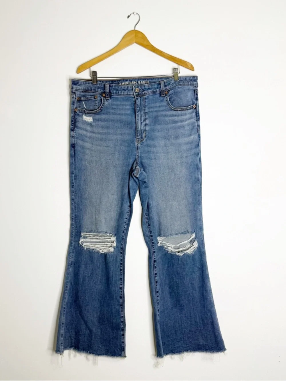 American Eagle Super High-Rise Flare Jeans Size 18 Distressed Next Level Stretch - Picture 8 of 9